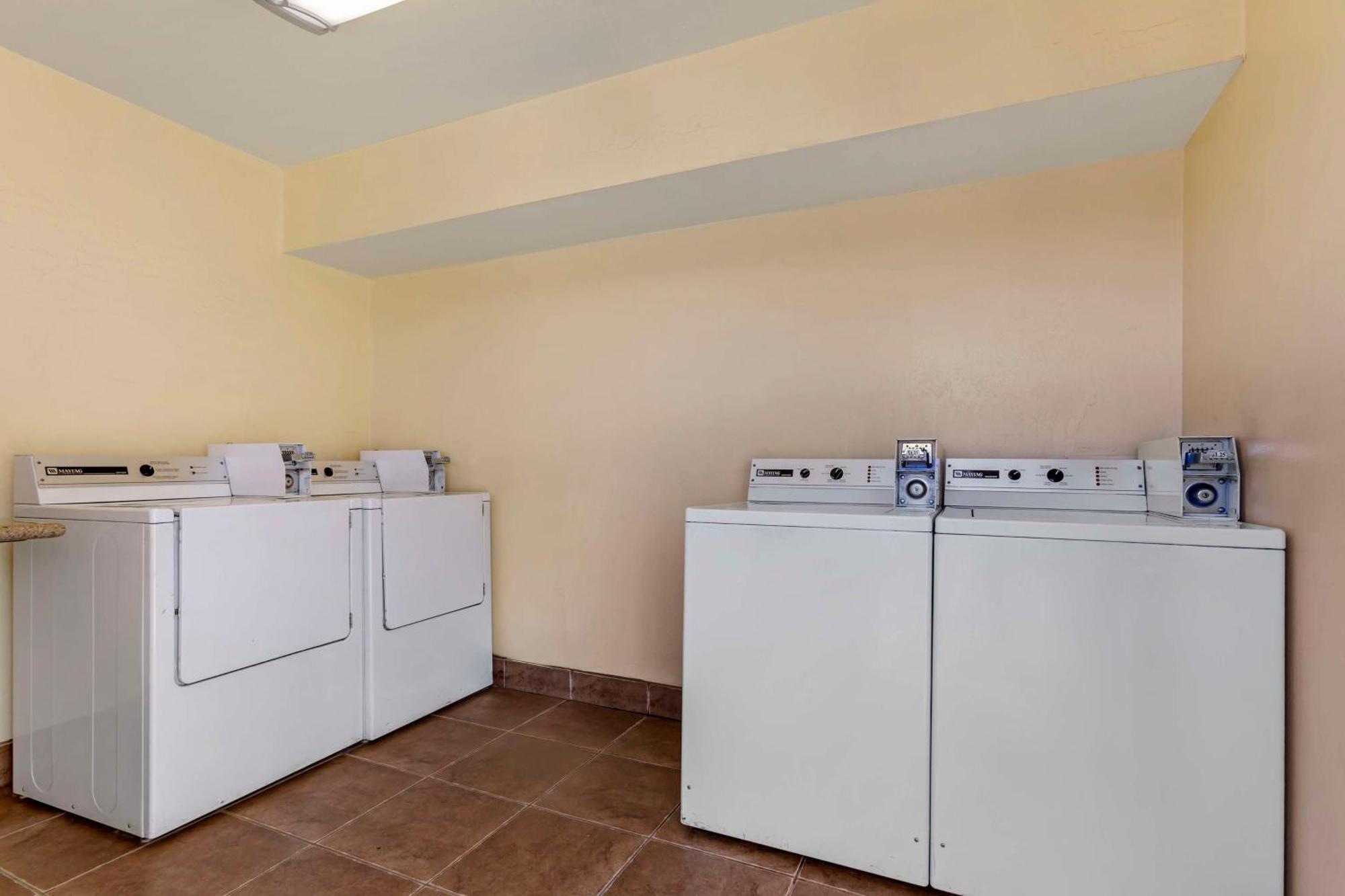 Best Western Desert Inn Safford Luaran gambar